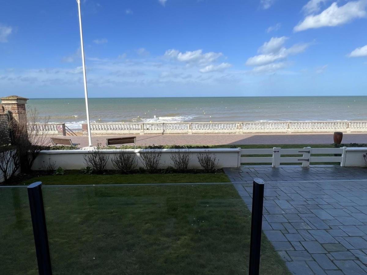 Studio En Centre-Ville De Cabourg Avec Balcon Et Parking - Fr-1-487-345 外观 照片